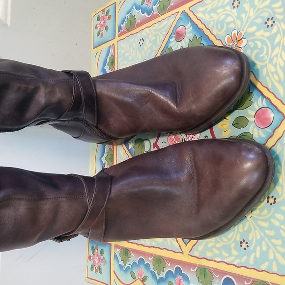 SAKS 5th Avenue brown leather riding boots - Picture 2 of 10